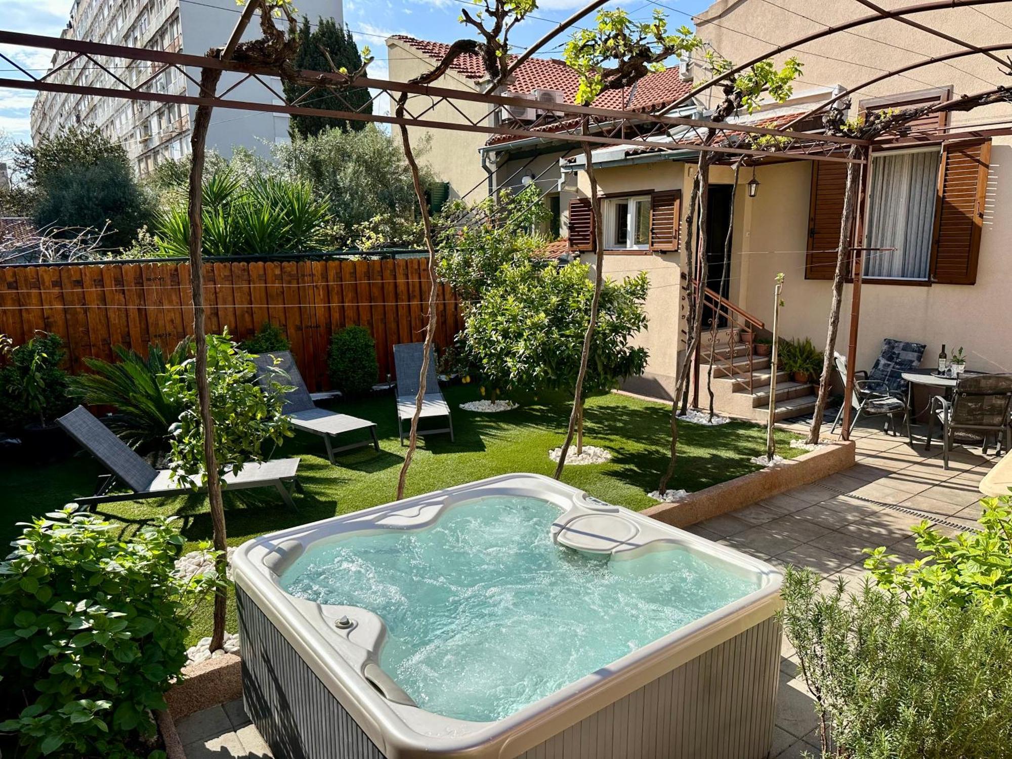 Antique Garden Villa Split Bagian luar foto